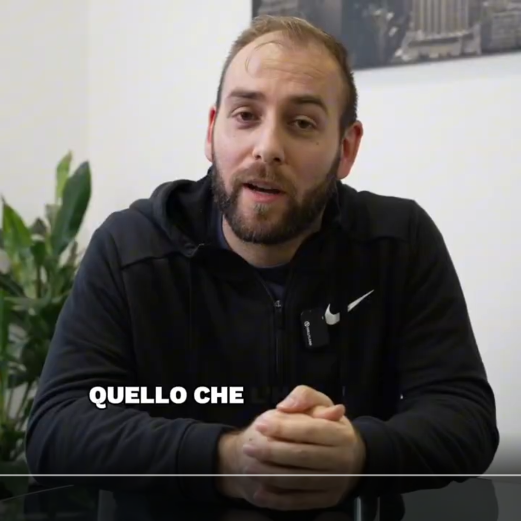 Recensione video di un cliente soddisfatto dell'agenzia immobiliare Marco Curti a Ravenna
